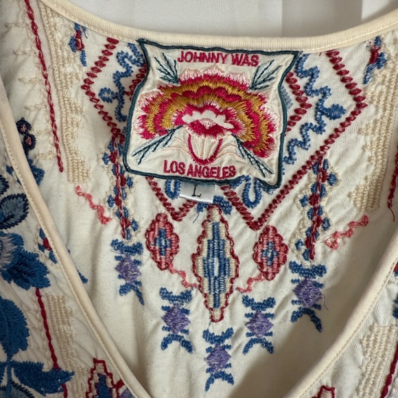 Johnny Was Cap Sleeve V-Neck Knit Top Blue Red Floral & Tribal Embroidery Size L - Picture 2 of 13